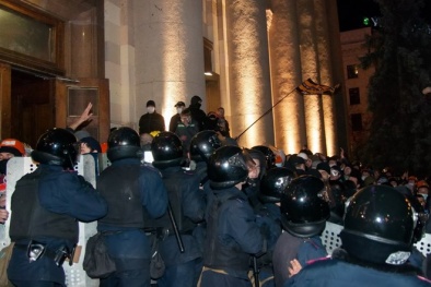 Tình hình mới nhất Ukraina 10/4: Kiev sẽ sử dụng vũ lực